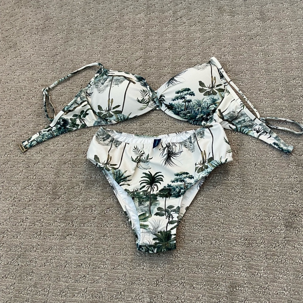 LYGIA & NANNY pristine Veronica printed bikini set.
